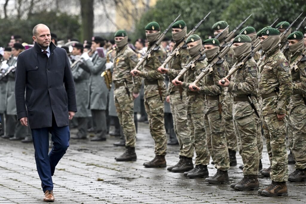 minister van defensie theo francken n va
