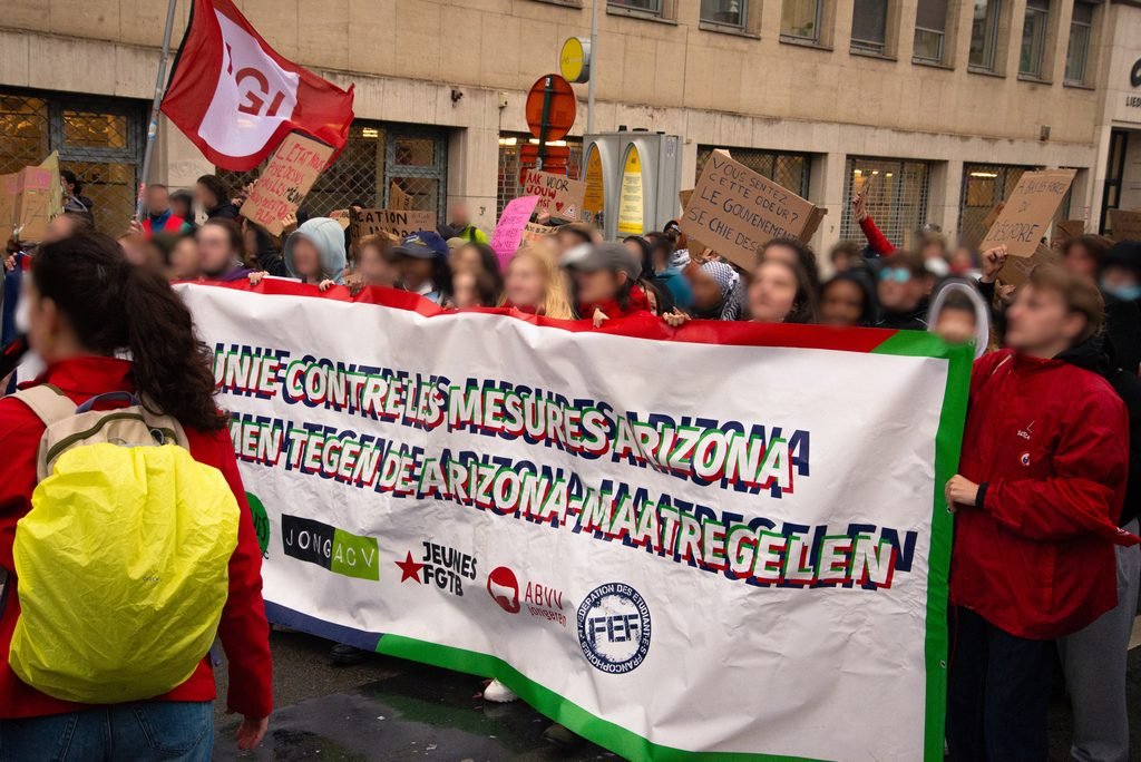 Een verdeelde strijd tegen één systeem dsc1881 edit